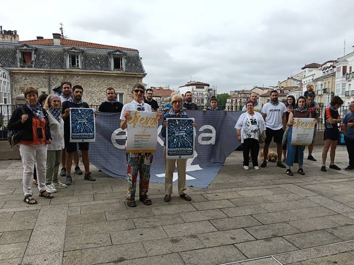 Jaien atarian, presoak etxeratzeko aldarrikapenarekin bat egiteko deia egin du Sarek