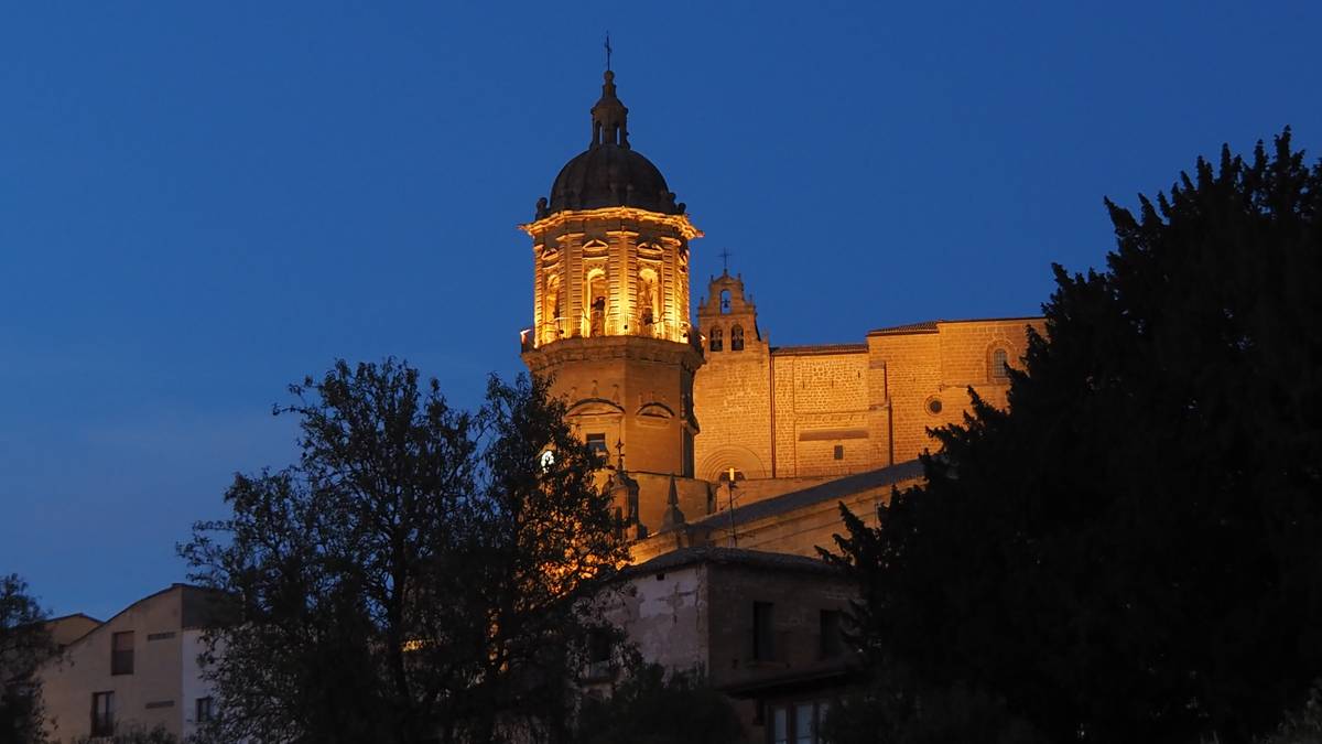 Ramona Norberta de Albizi tokia egin diote Bastidan