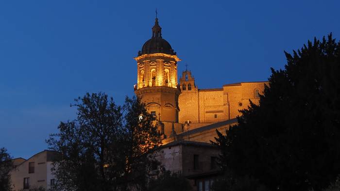 Ramona Norberta de Albizi tokia egin diote Bastidan