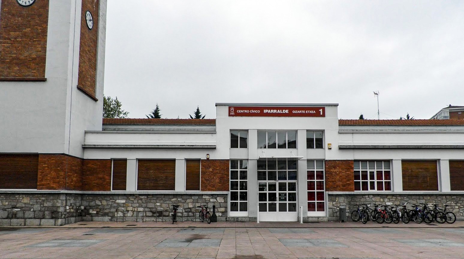 Akordioa lortu du aisialdiaren sektoreak
