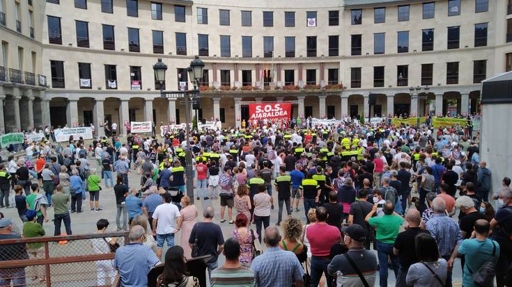 Larrialdi deia Aiaraldean, eskualdearen etorkizunerako berme eske