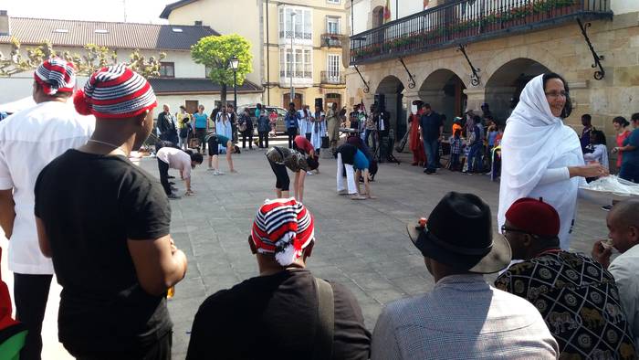 Bi kuadrilla aniztasunerako estrategiatik kanpo geratuko dira