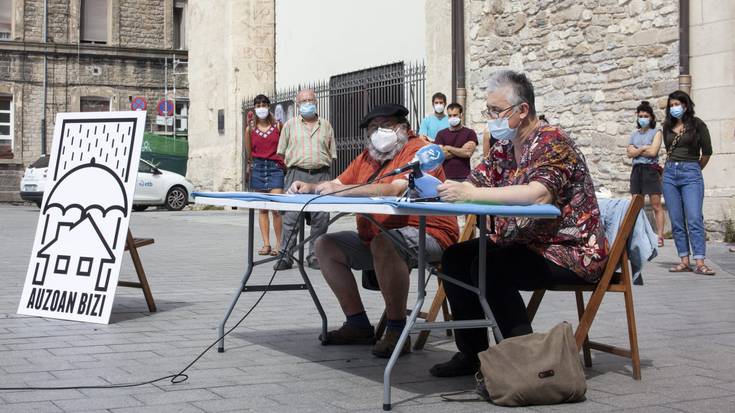 Udal etxebizitza hutsak gizarte arazoei irtenbidea emateko erabiltzea exijitu dute