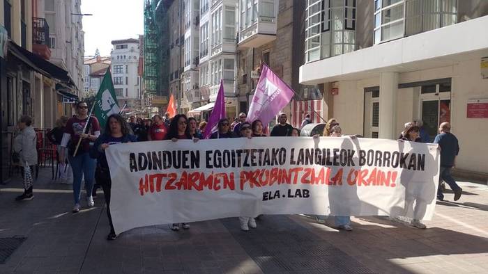 Urteko seigarren greba eguna egin dute erresidentzietan