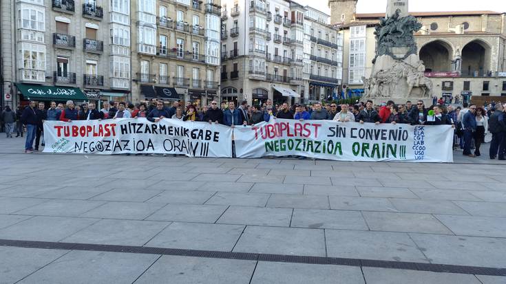Tuboplasteko langileak hitzarmen berriaren alde, bi urteko blokeoaren ostean