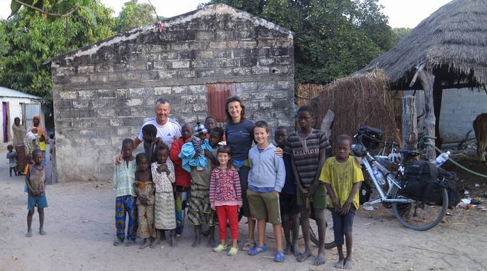 [SOLASALDIA ETA EMANALDIA] Senegal-Gambia Ndanka Ndanka. Bizibidaia.