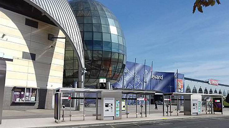 Linea periferikoan ezarriko dute autobus elektrikoa