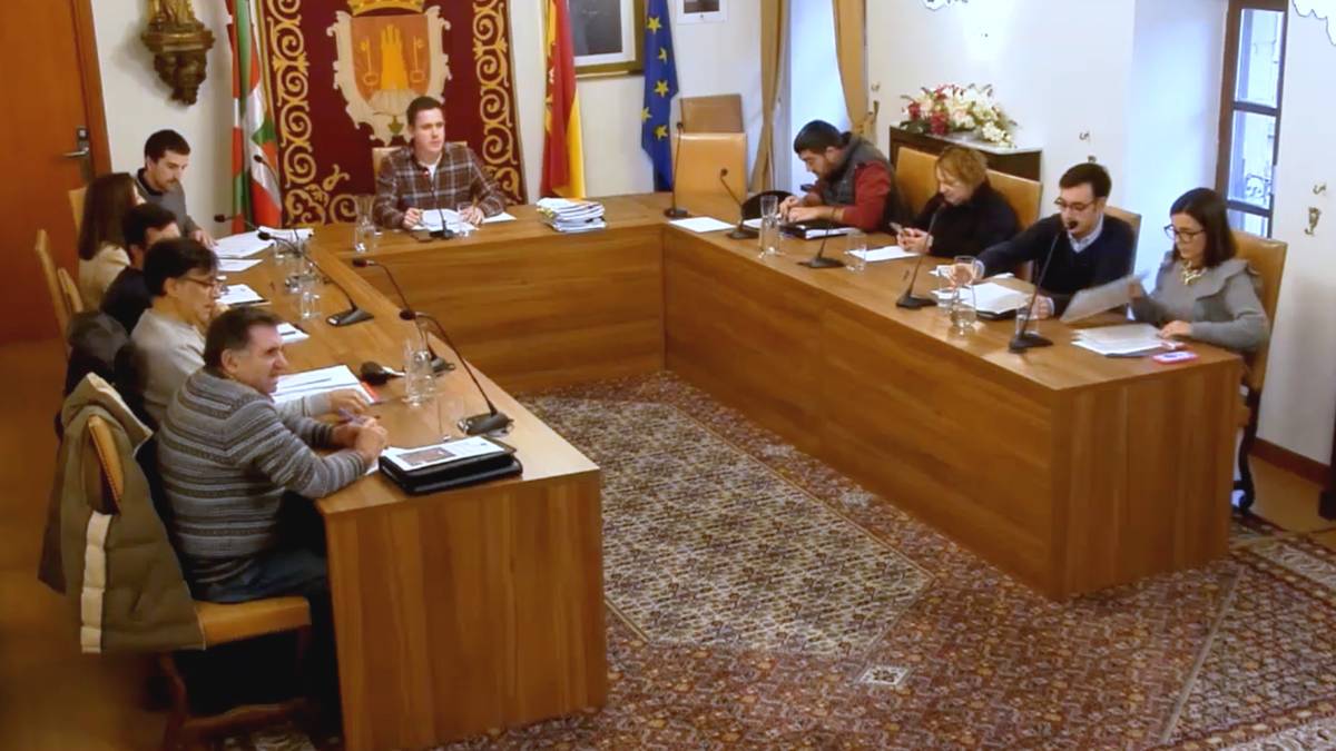 EH Bilduk EAJri babesa kendu dio Guardian