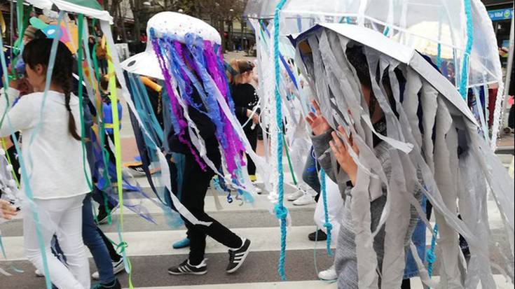 Mozorroa soinean, itsasoa gogoan