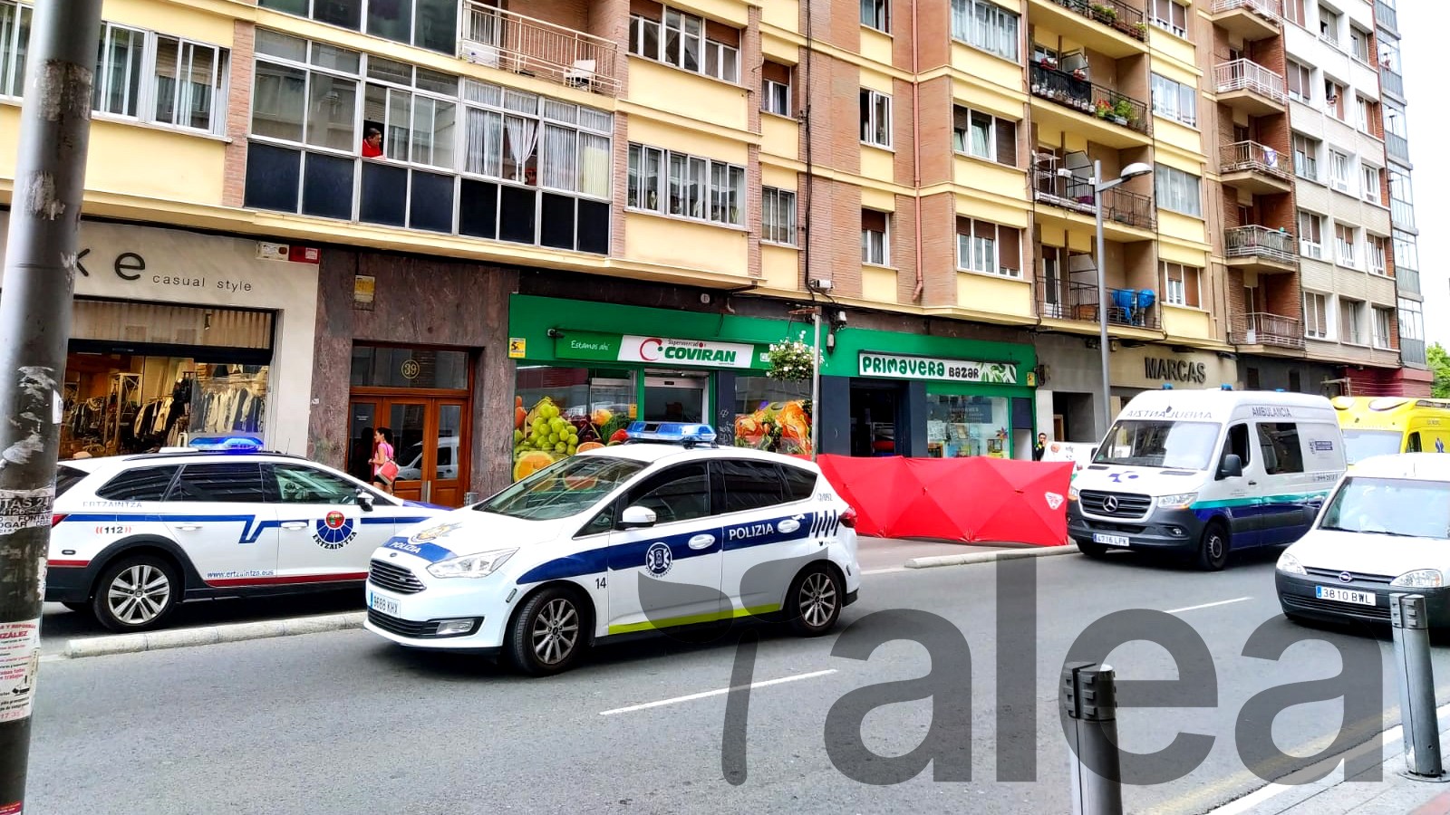 Pertsona bat leihotik amildu da Gasteizen