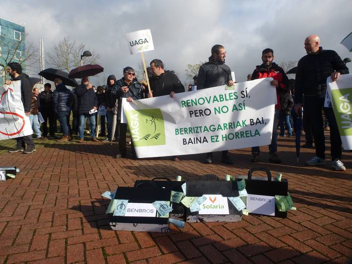 "Lehen sektorea ez dago salgai", ohartarazi du UAGAk Solaria aurrean