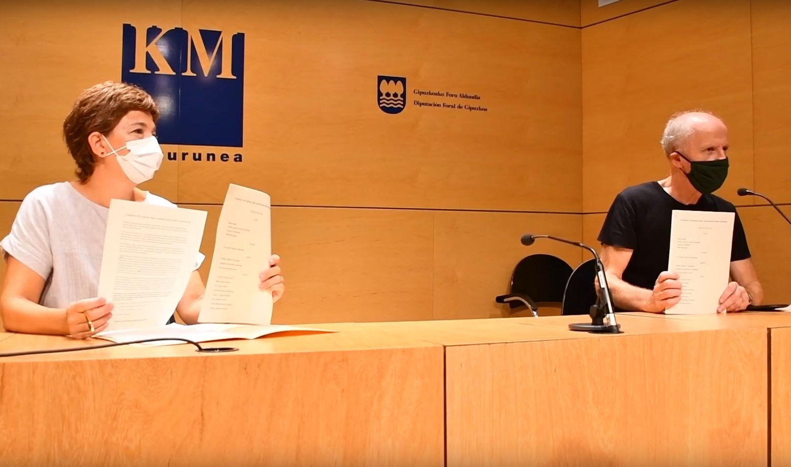 Euskaraz hitz egingo duen Jaurlaritzaren aldeko manifestua sinatu dute 325 kazetarik