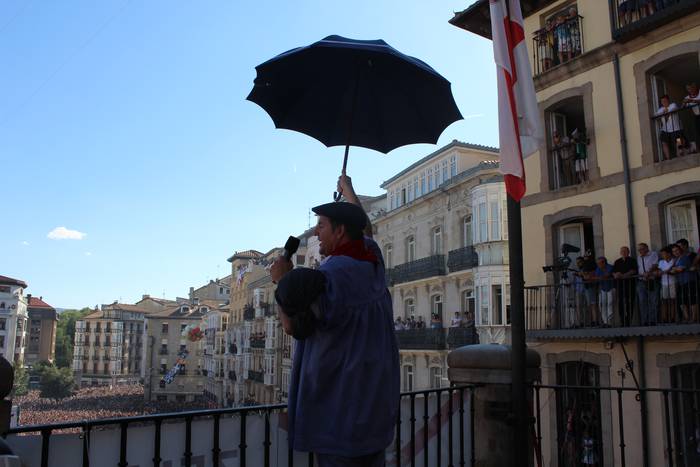 4.665 eskaera jaso dira San Migeleko balkoian egoteko