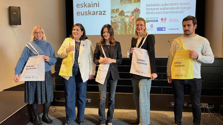 Dendetan eta tabernetan euskaraz aritzea bultzatuko dute