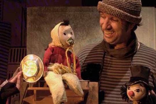 [TXOTXONGILOAK] 'Tira Aurrera'