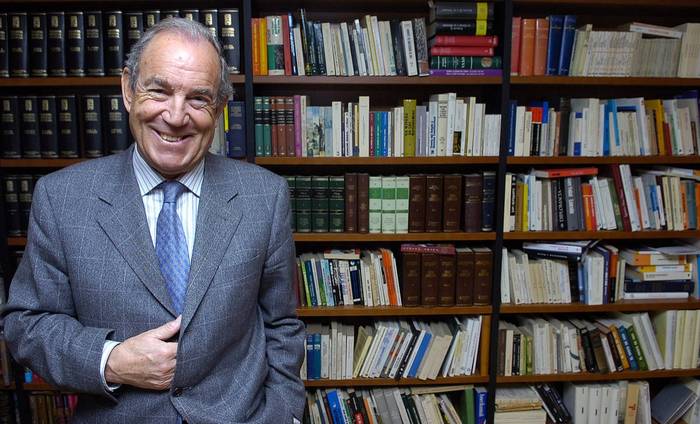 Carlos Garaikoetxea hil da
