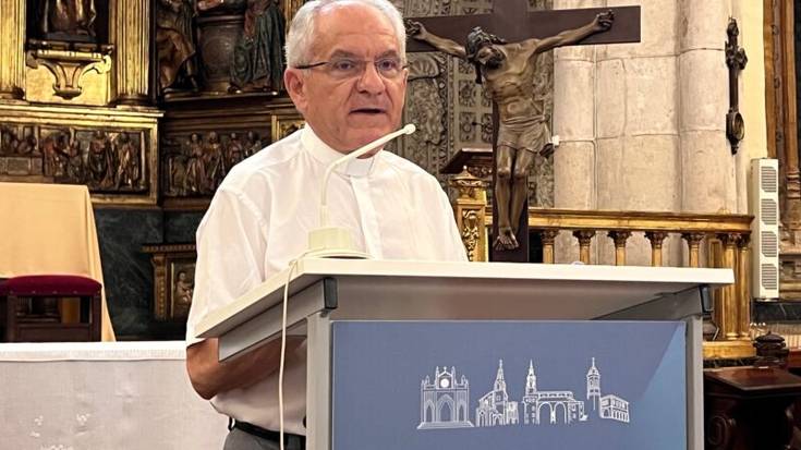 Bikario faltsu bat diru eske dabil, klonatutako ahotsaz