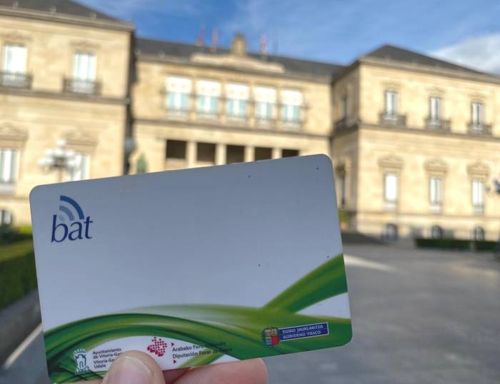 Asteartetik aurrera, Bizkaibus eta Bilbobusen ere erabili ahal izango da BAT txartela