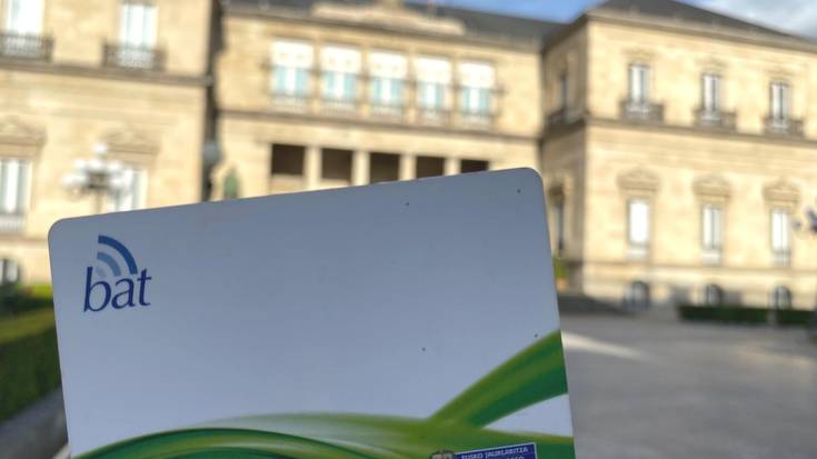 Asteartetik aurrera, Bizkaibus eta Bilbobusen ere erabili ahal izango da BAT txartela