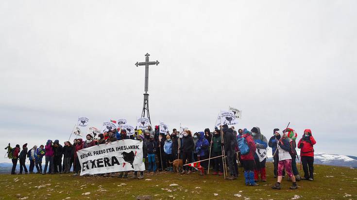 Ganalto mendira martxa egin dute, Gorbeialdeko presoen etxeratzearen alde