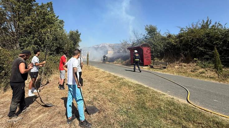Etxebizitzetatik gertuko sute bat itzali dute Bastidan