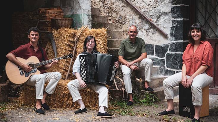 Musika Mahasti Artean jaialdia, Bitartean