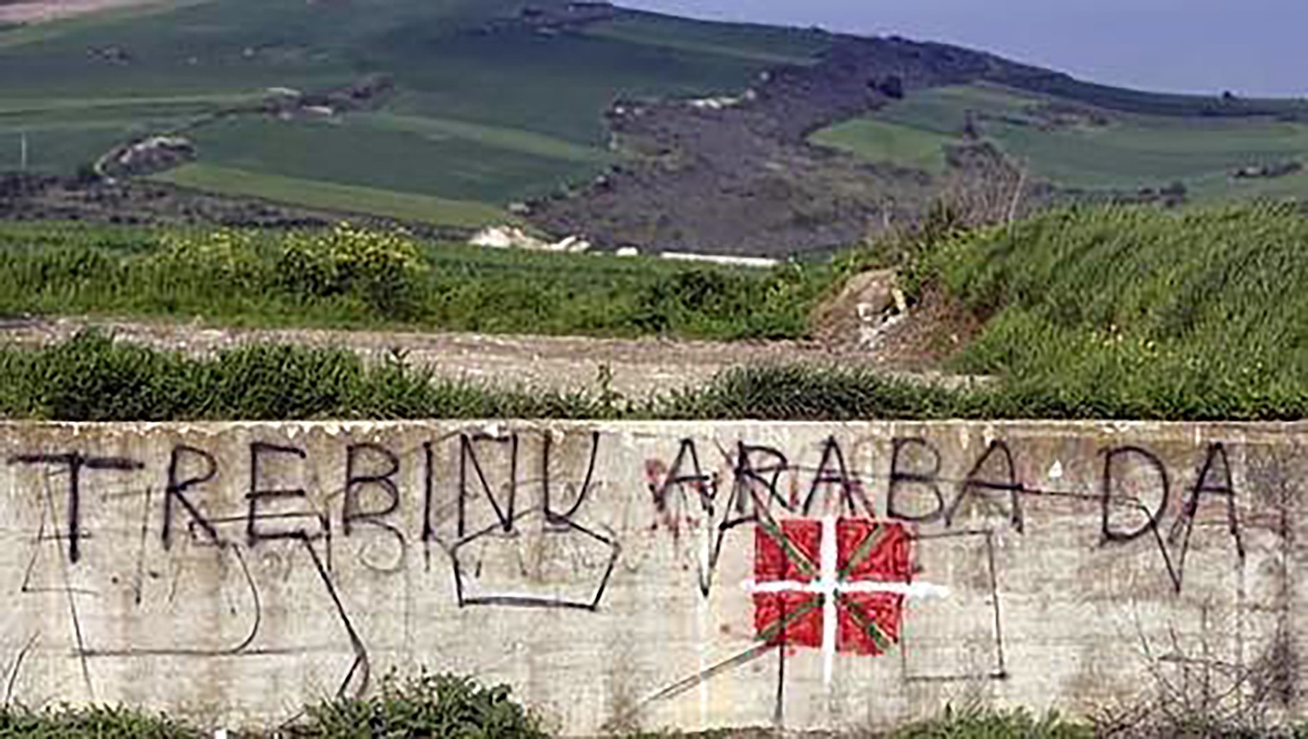 Aldundiak Trebiñu eta Argantzon ahaztu dituela kritikatu du EH Bilduk
