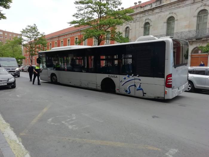 Gasteizko autobus bati gertatutakoa ikertzen ari da Tuvisa