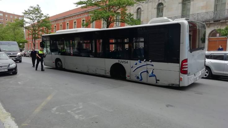 Gasteizko autobus bati gertatutakoa ikertzen ari da Tuvisa