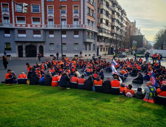 Akordiorik gabe amaitu da Tubos Reunidosen negoziazio epea