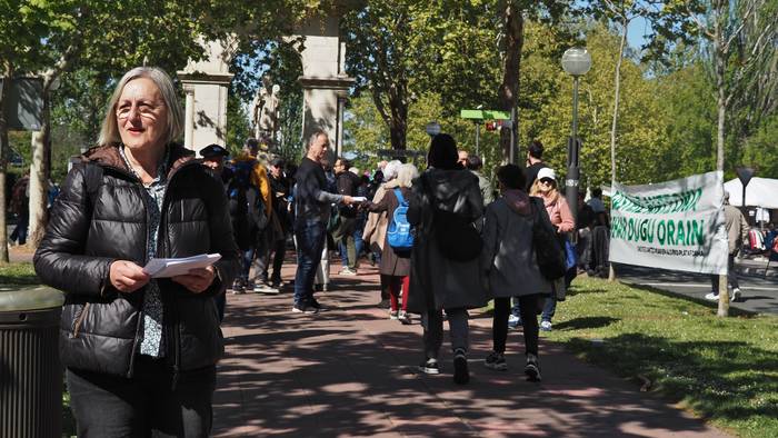 Gasteiz Antzokirako "konponbidea" galdegin dute