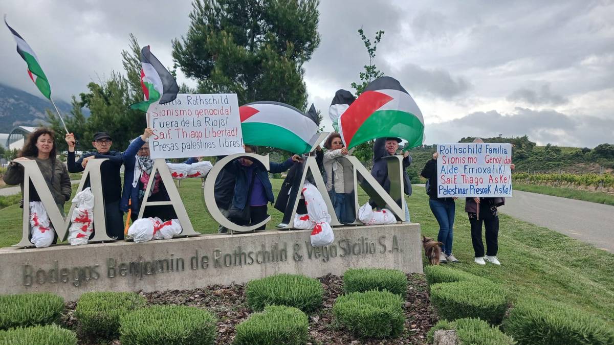 'Sionistak kanpora' lelopean protesta egin dute Samaniegon