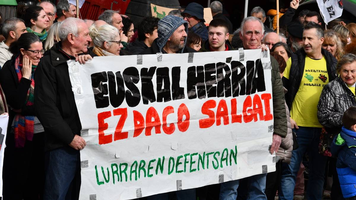 Solariaren "kolonizazioa" salatu dute Gaubean