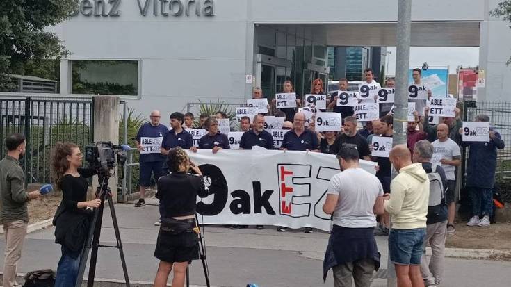 "Malgutasun" neurriak salatu dituzte Mercedes-Benz-eko langileek