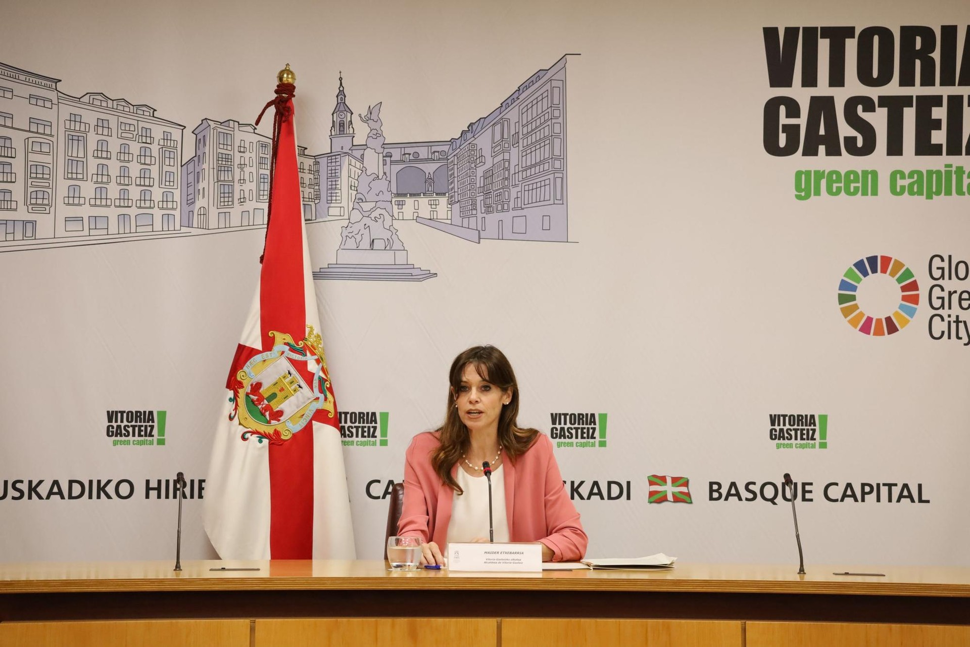 Araban EAJ eta EH Bildu gora, eta Maider Etxebarriak kale