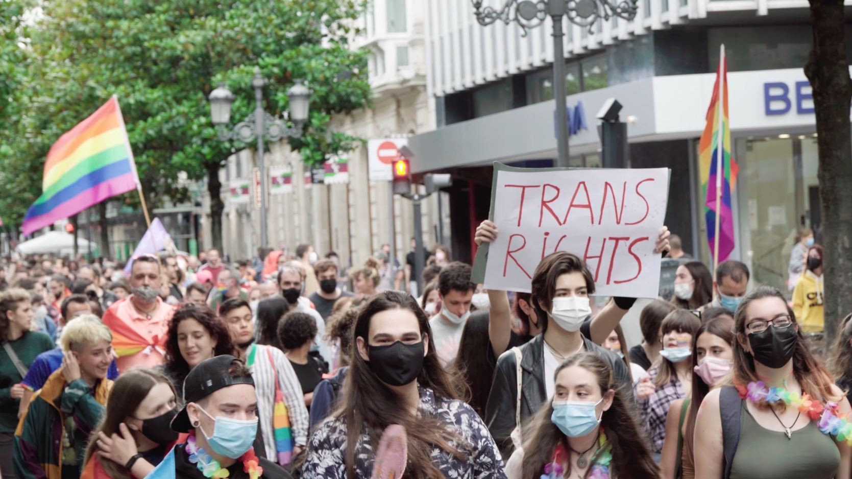 Araban 27 eraso LGTBI+fobiko erregistratu ziren 2021ean