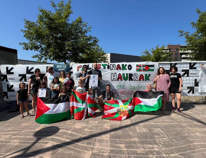 'Gure haurrak ere badira' ekimenak dohaintza egin dio UNRWAri