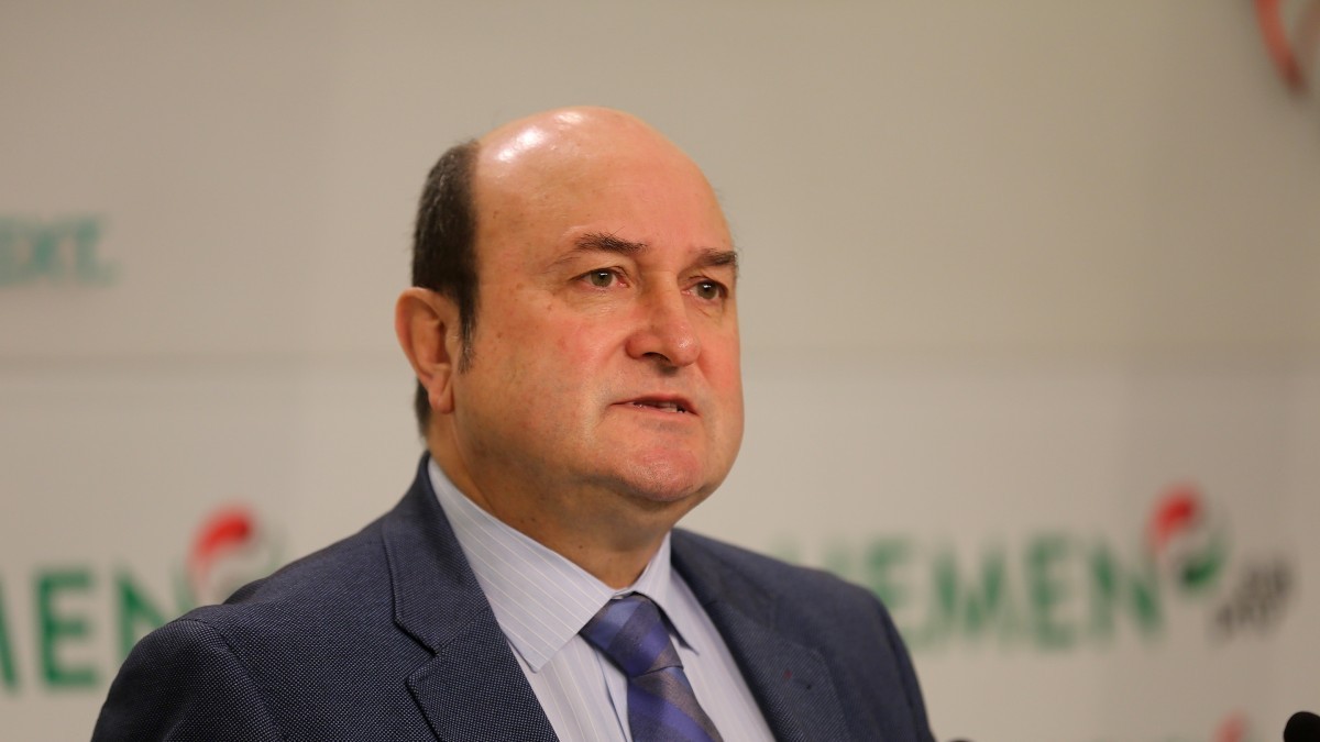 Andoni Ortuzarri erantzuna