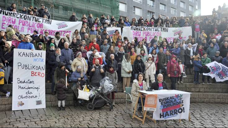 Eskola publikoa lehenesteko deia egin dute
