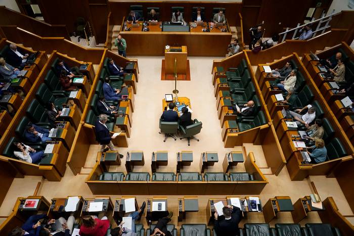 Euskaraz jakin beharko da administrazioan lan egiteko?