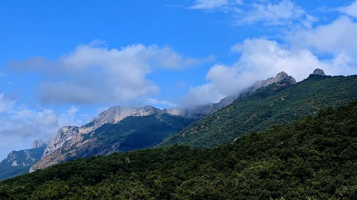 Bueltan dira hodeiak, bai eta euria ere