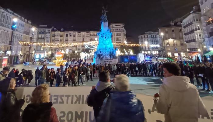 Arrazakeriaren aurkako kafe tertulia egingo dute larunbatean