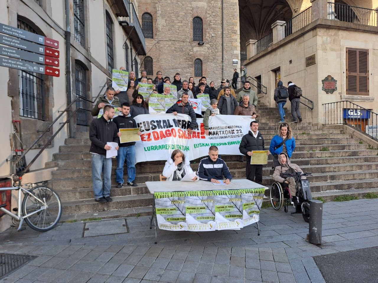 Euskal Herria Bizirik taldeak manifestazio nazionala deitu du Gasteizen larunbatean