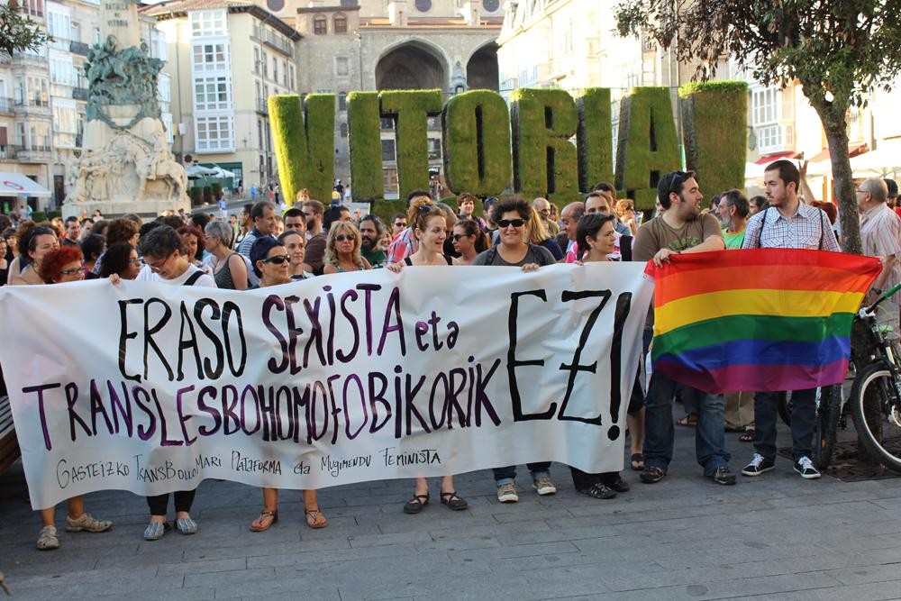 Kontzentrazioa deitu dute arratsaldean homofobiaren kontra