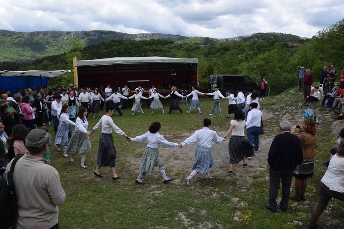 Herriko dantzak berreskuratu dituzte Kuartangon