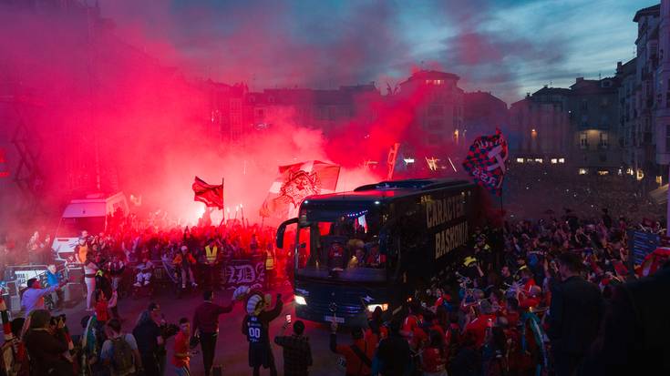 Hamasei urte eta gero, berriz elkarrekin