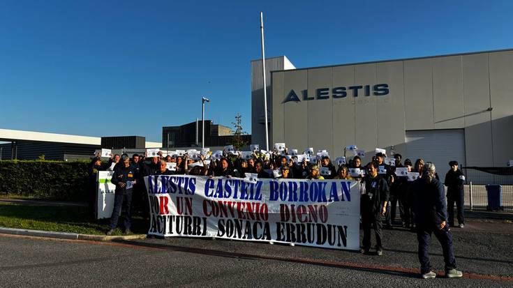 Alestiseko langileek lanuzteak hasi dituzte "hitzarmenaren blokeoa" salatzeko