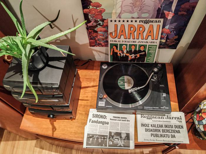 Trikoma eta Siroko talde arabarrek 'Reggaean Jarrai' bilduman parte hartu dute