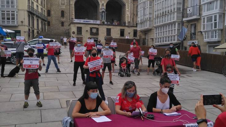 Astelehenetik aurrera, egunero, lau orduko greba egingo dute sorosleek