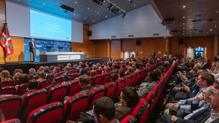 Botere guneetan, gardentasun bila